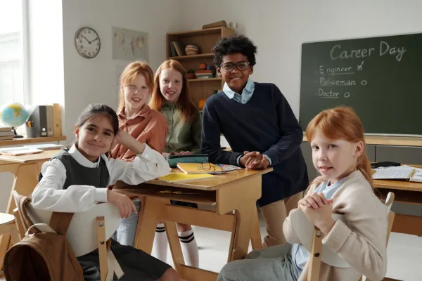 happy-intercultural-schoolchildren-2026-01-09-00-53-32-utc-697b528c1ba48